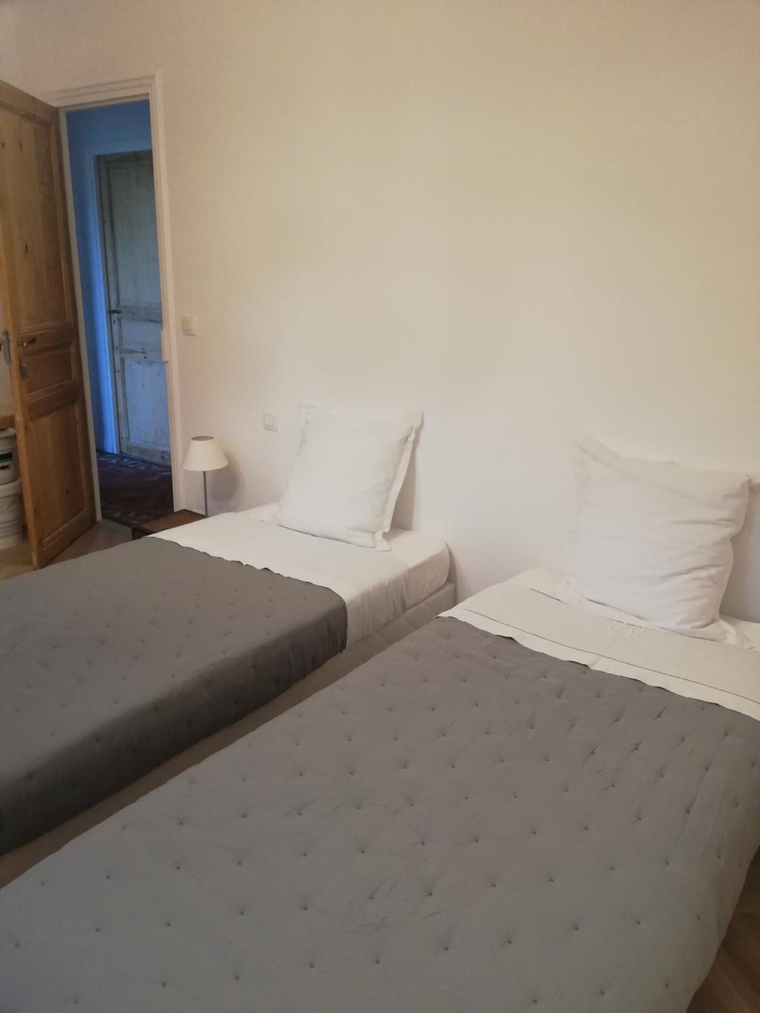 Les 3 Platanes Bed & Breakfast Conilhac-Corbieres Bagian luar foto